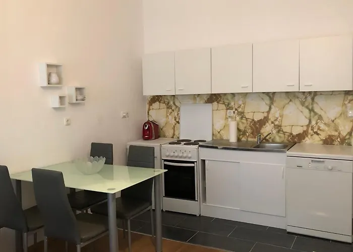 Green Apartment Apartament *
