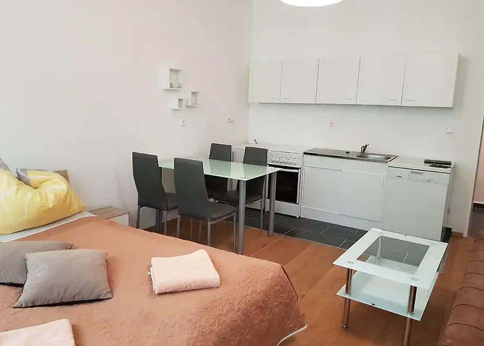 Green Apartment